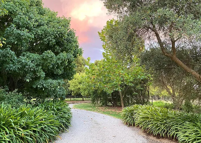 Farmhouse In The Heart Of Wine Country, 10 Minutes To Beach